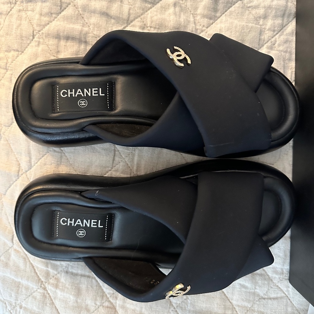 Chanel Puffy Sandals Style G38864 NIB